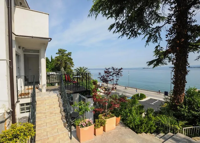 Bellevue Molet Apartments Koper